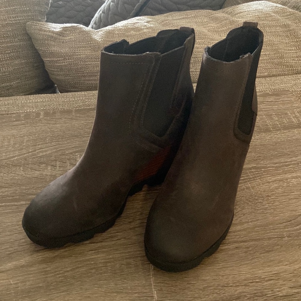 SOREL WOMEN'S JOAN OF ARCTIC™ WEDGE CHELSEA BOOTIE